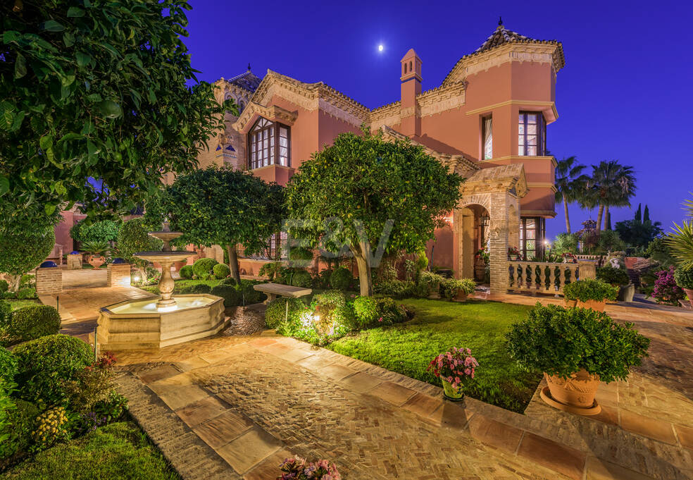 Klassiskt mästerverk i Sierra Blanca med fantastisk havsutsikt