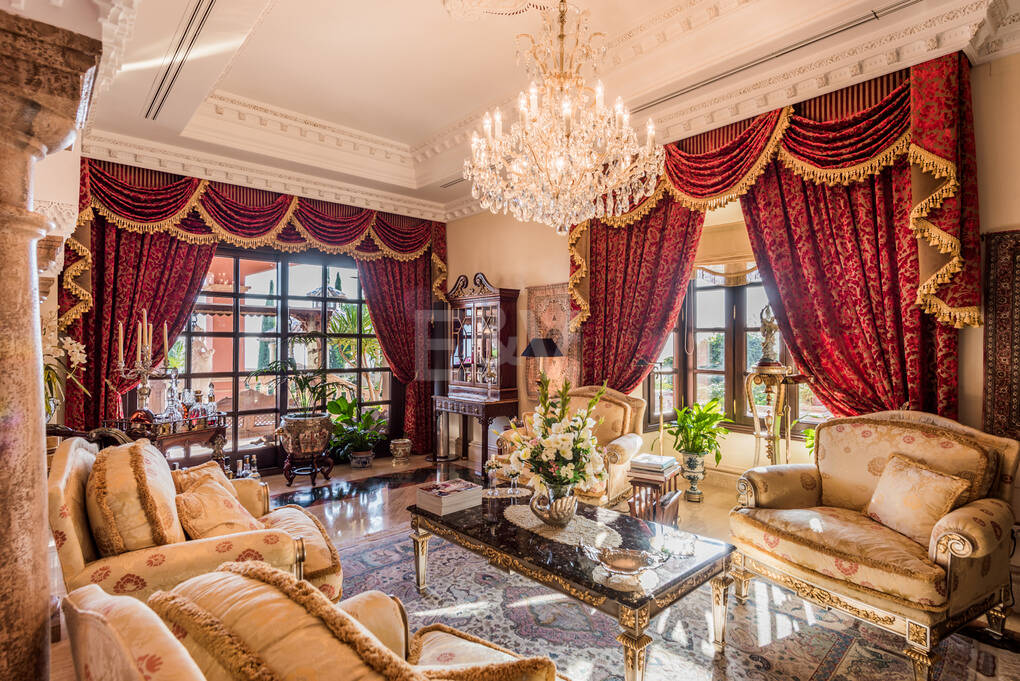 Klassiskt mästerverk i Sierra Blanca med fantastisk havsutsikt