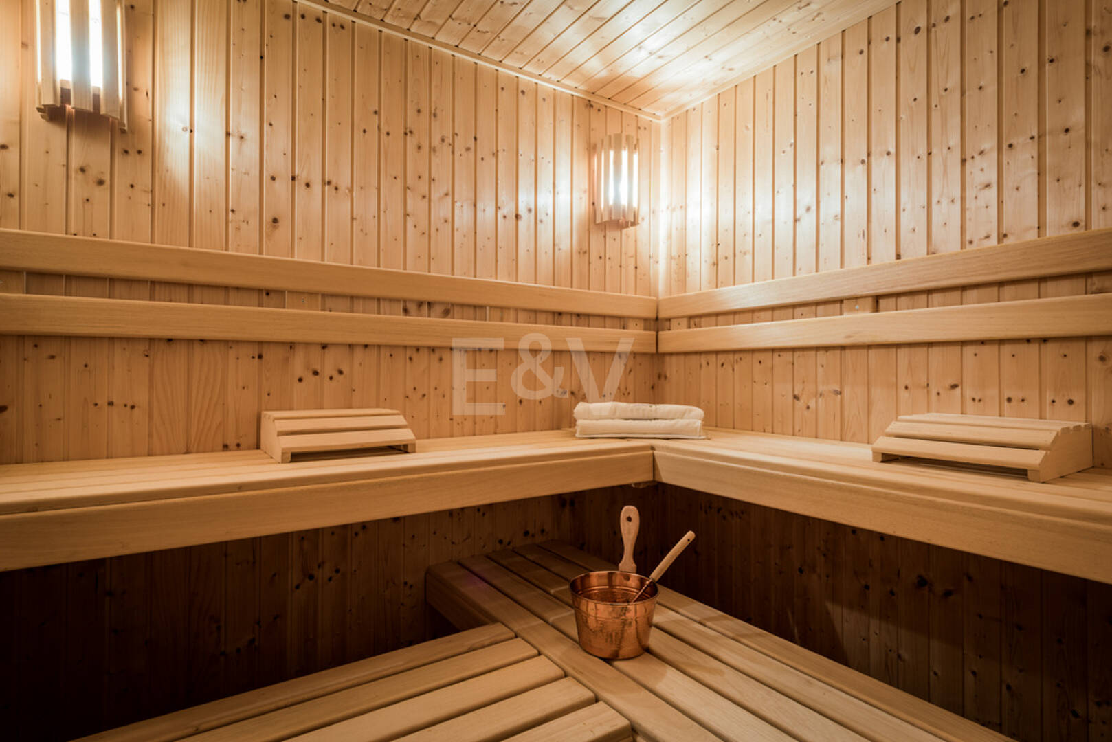 Chef-d'œuvre classique en Sierra Blanca avec vue magnifique sur la mer