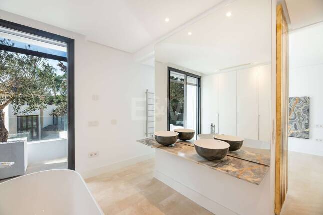 Luxurious and Eco-Friendly Contemporary Home in Casablanca, Marbella