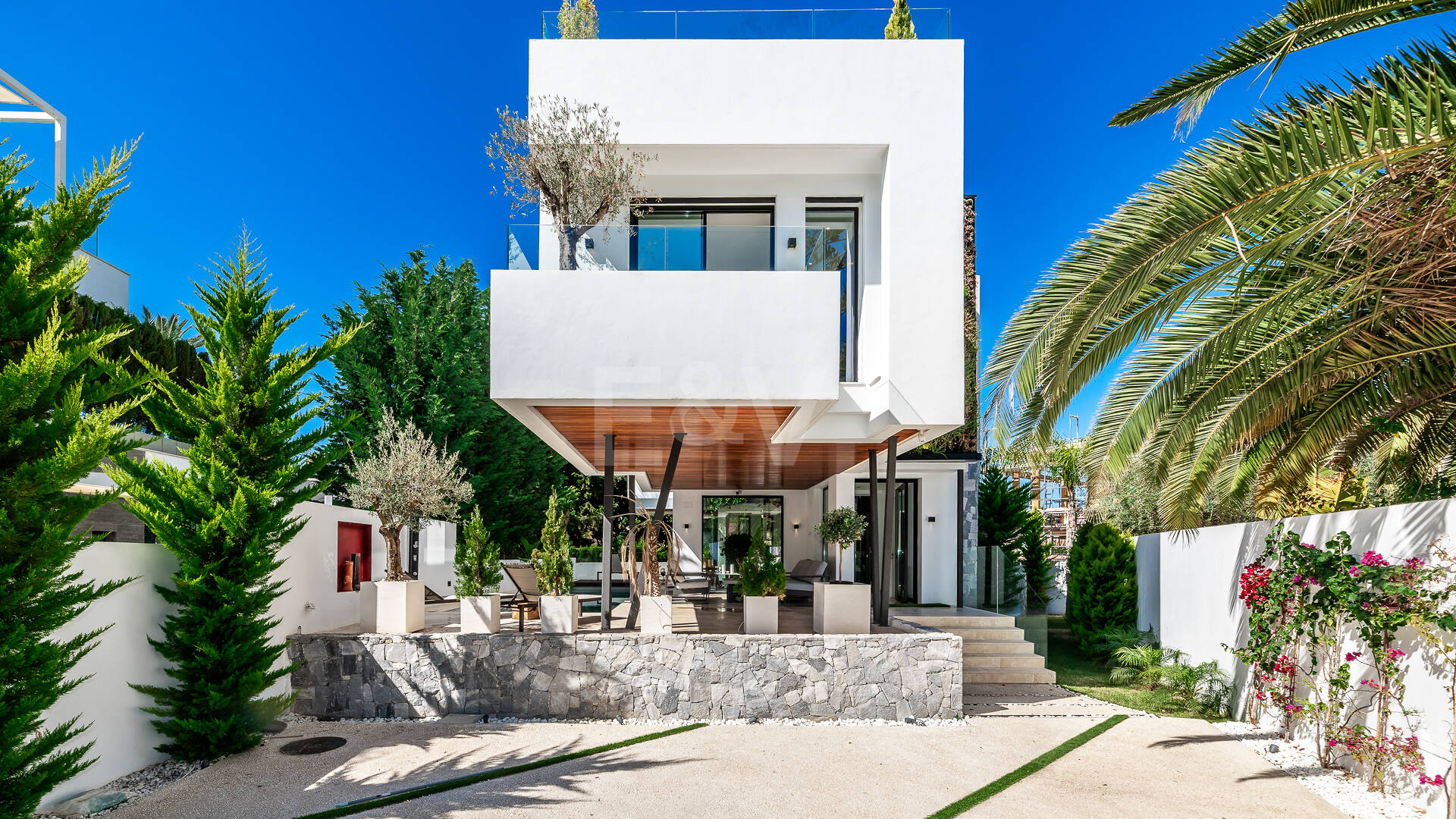 Luxurious and Eco-Friendly Contemporary Home in Casablanca, Marbella