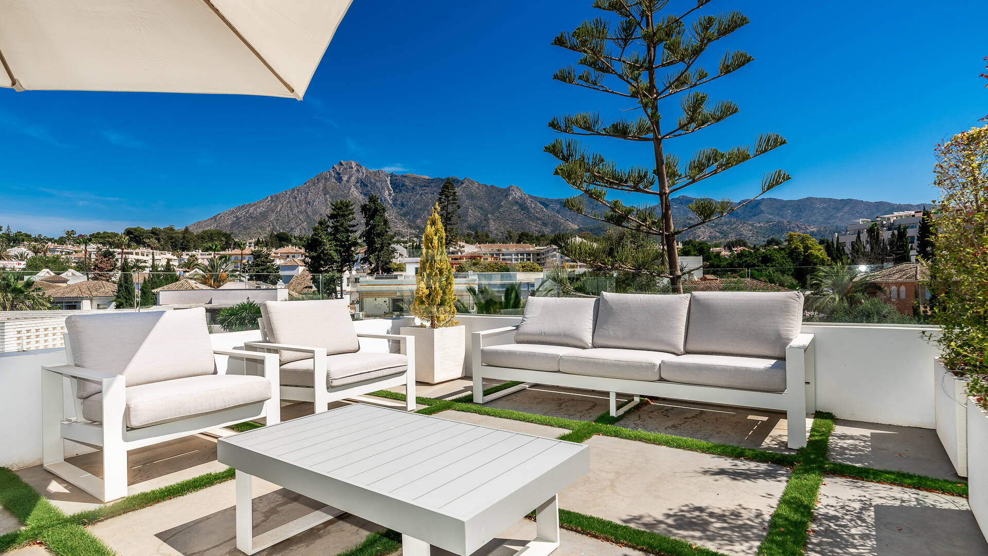 Luxurious and Eco-Friendly Contemporary Home in Casablanca, Marbella