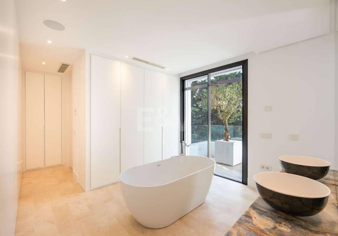 Luxurious and Eco-Friendly Contemporary Home in Casablanca, Marbella