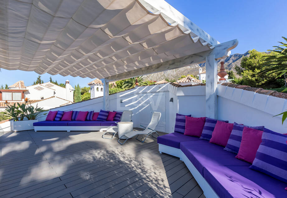 Bungalow en Sierra Blanca con azotea y vistas solo disponible para corta temporada