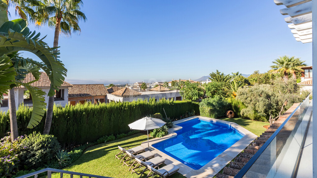 Bungalow à Sierra Blanca avec terrasse sur le toit