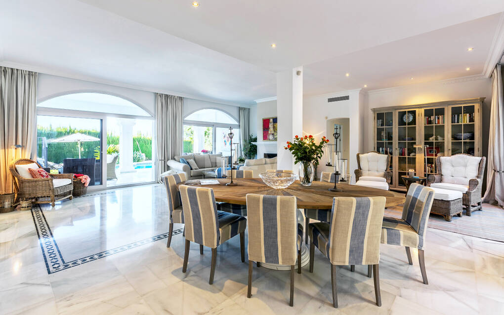 Bungalow en Sierra Blanca con azotea y vistas solo disponible para corta temporada