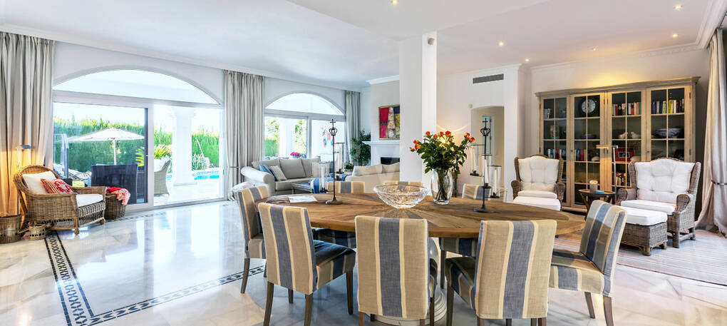 Bungalow i Sierra Blanca med takterrass