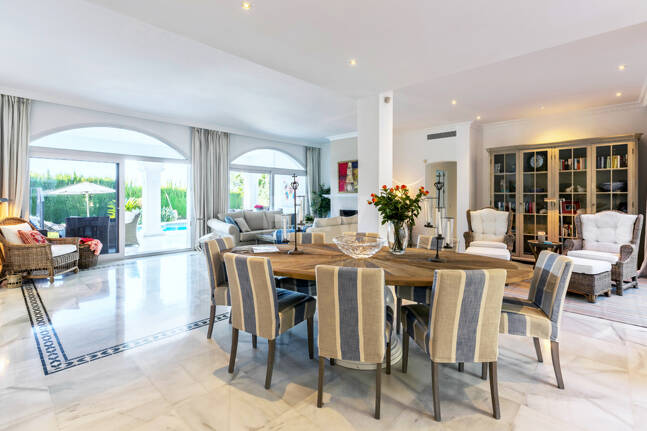 Bungalow en Sierra Blanca con azotea y vistas solo disponible para corta temporada