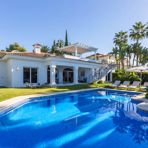 Bungalow i Sierra Blanca med takterrass