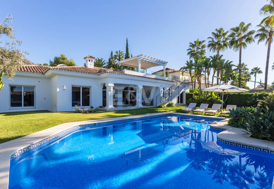 Bungalow en Sierra Blanca con azotea y vistas solo disponible para corta temporada