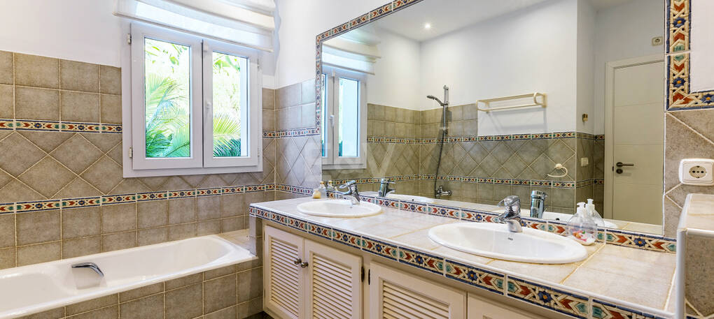 Bungalow i Sierra Blanca med takterrass