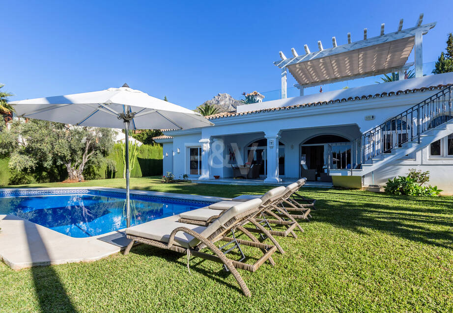 Bungalow en Sierra Blanca con azotea y vistas solo disponible para corta temporada