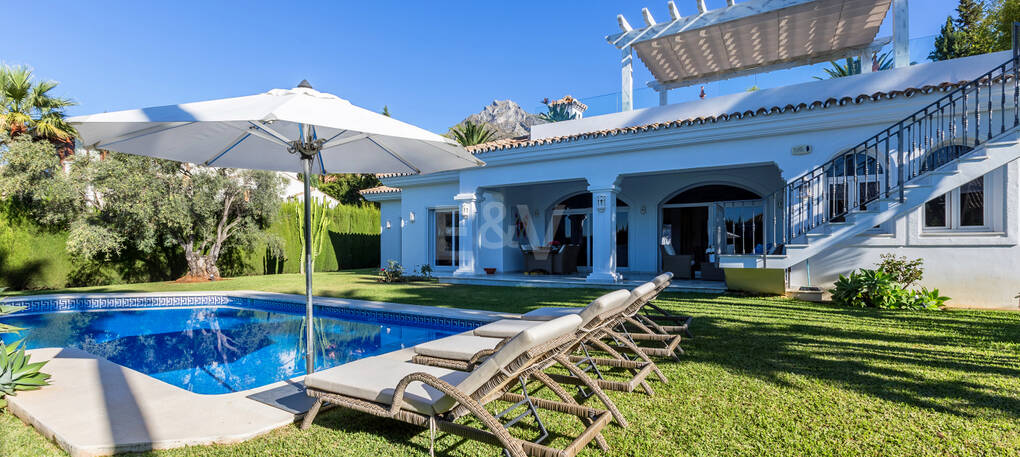 Bungalow i Sierra Blanca med takterrass