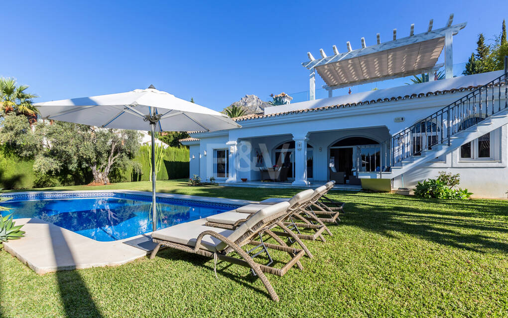 Bungalow en Sierra Blanca con azotea y vistas solo disponible para corta temporada