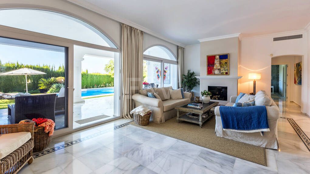 Bungalow en Sierra Blanca con azotea y vistas solo disponible para corta temporada