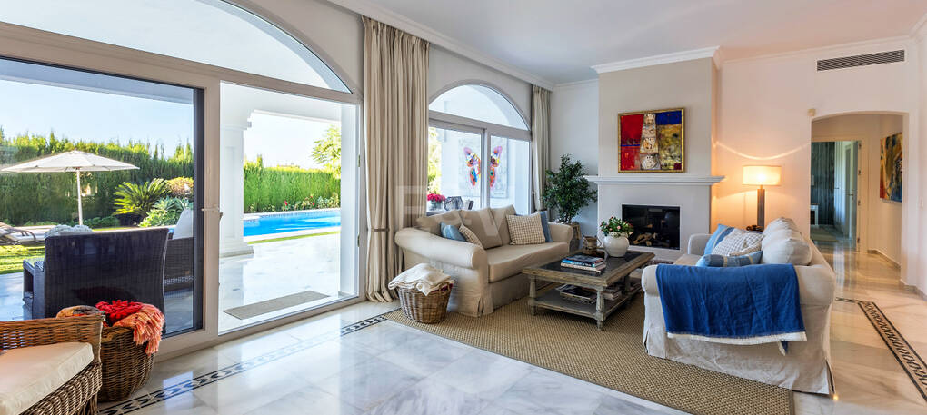 Bungalow i Sierra Blanca med takterrass