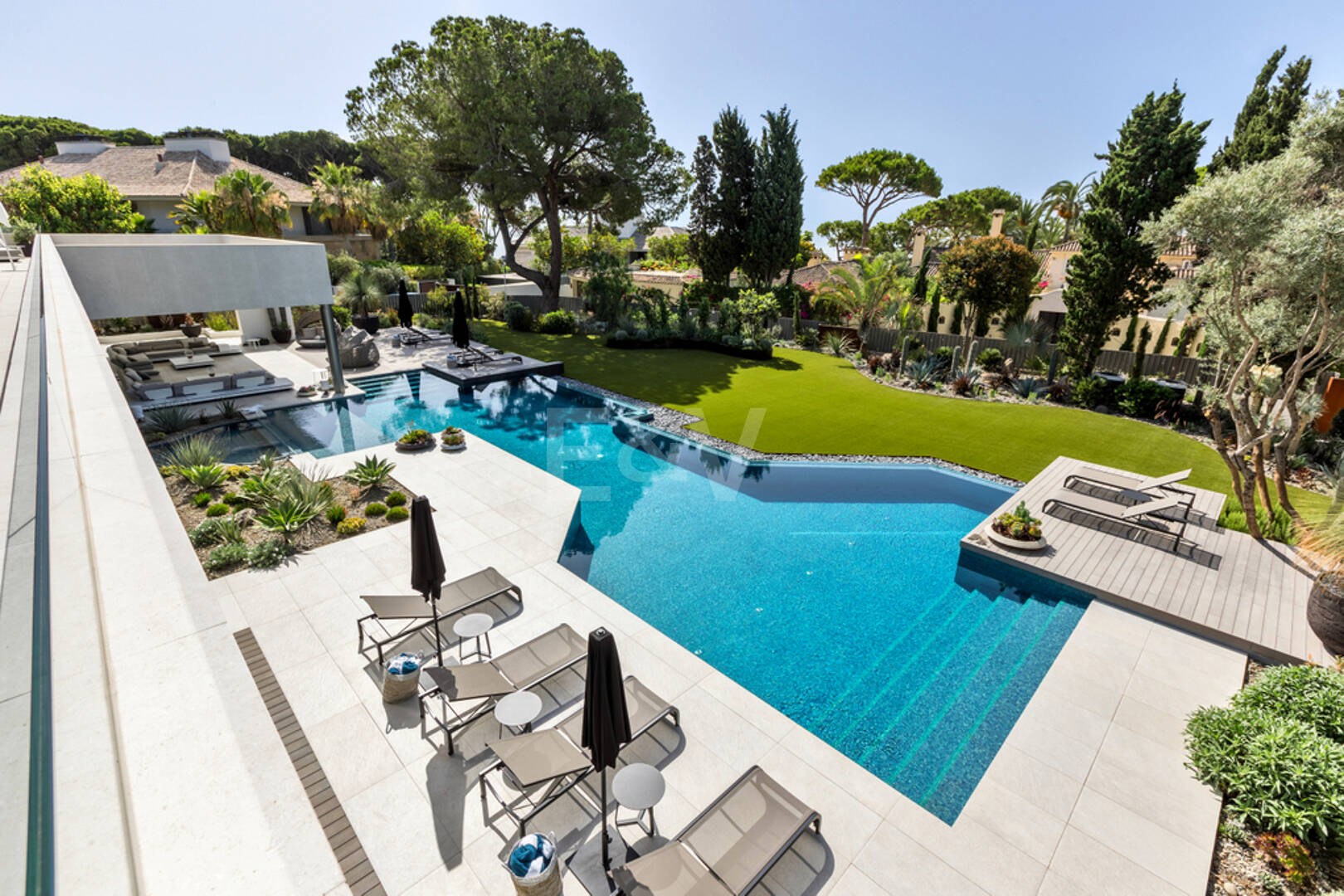 Villa à louer en Beach Side Golden Mile, Marbella Golden Mile