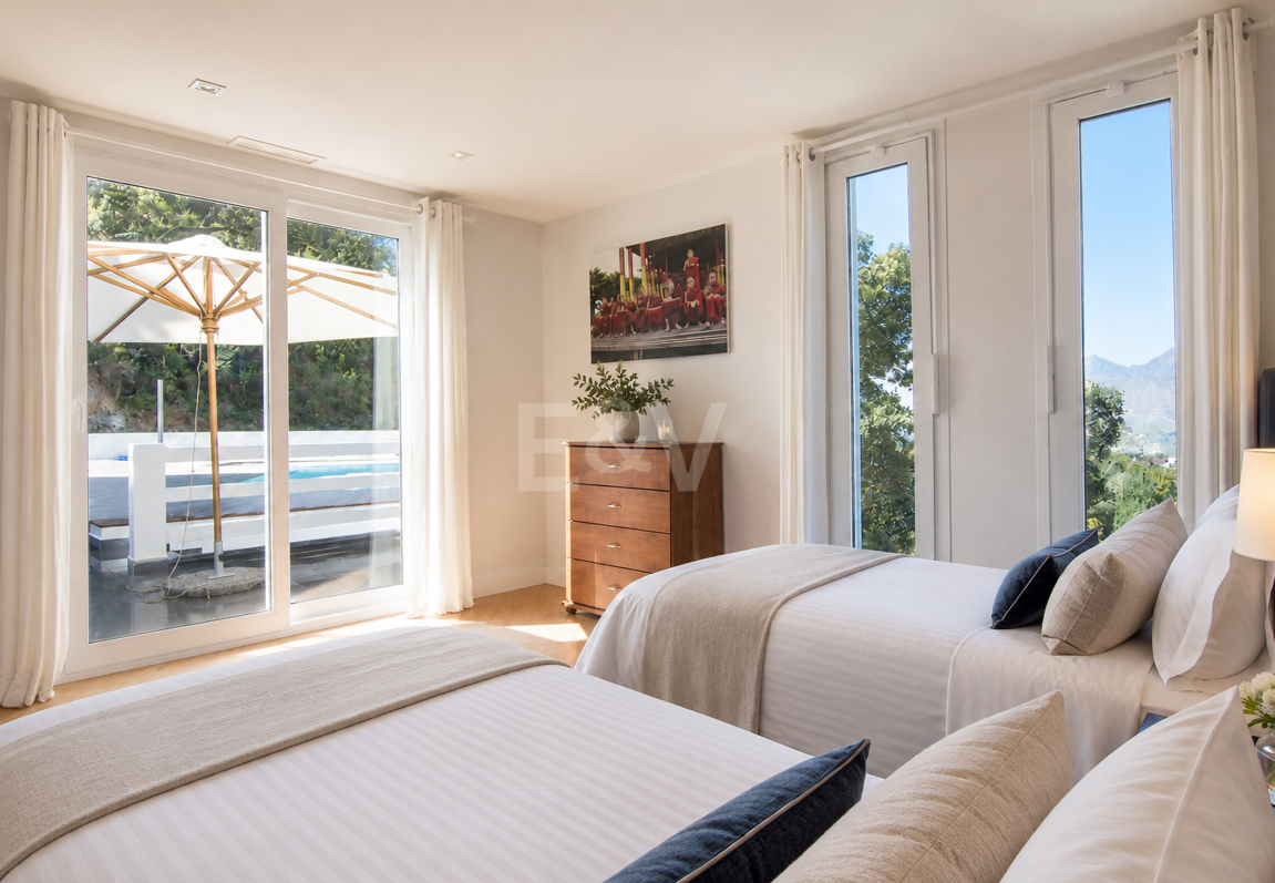 Family Villa in La Mairena with Nice Views