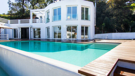 Familjevilla med fin utsikt i La Mairena, Marbella East