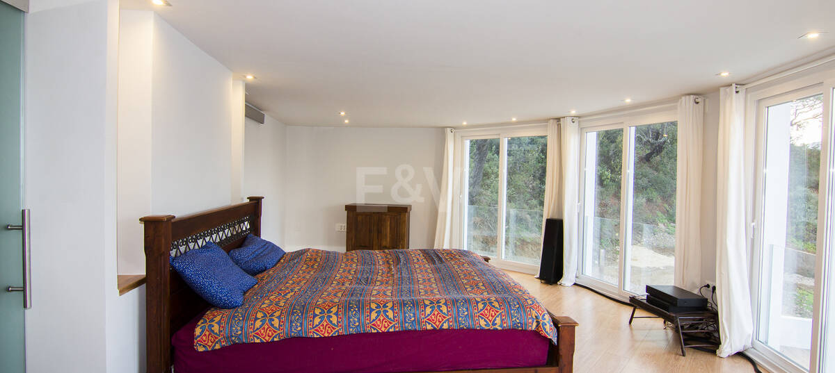 Family Villa in La Mairena with Nice Views