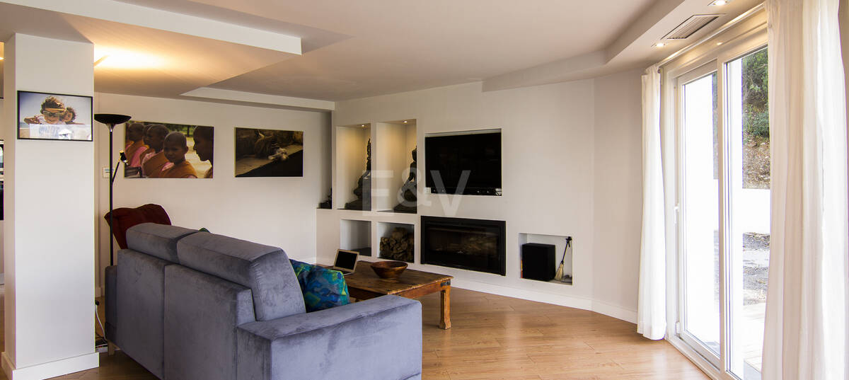 Family Villa in La Mairena with Nice Views