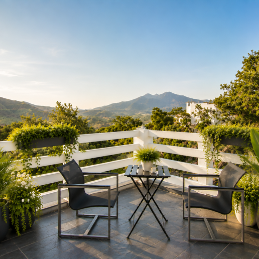 Family Villa in La Mairena with Nice Views