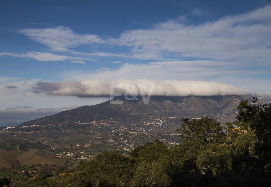 Villa familiar en La Mairena con bonitas vistas