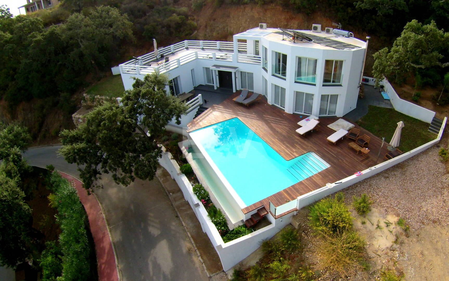 Family Villa in La Mairena with Nice Views