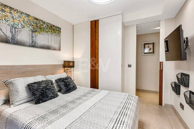 Beachside Przestronny Apartament z Uprzywilejowanym Central Lokalizacja