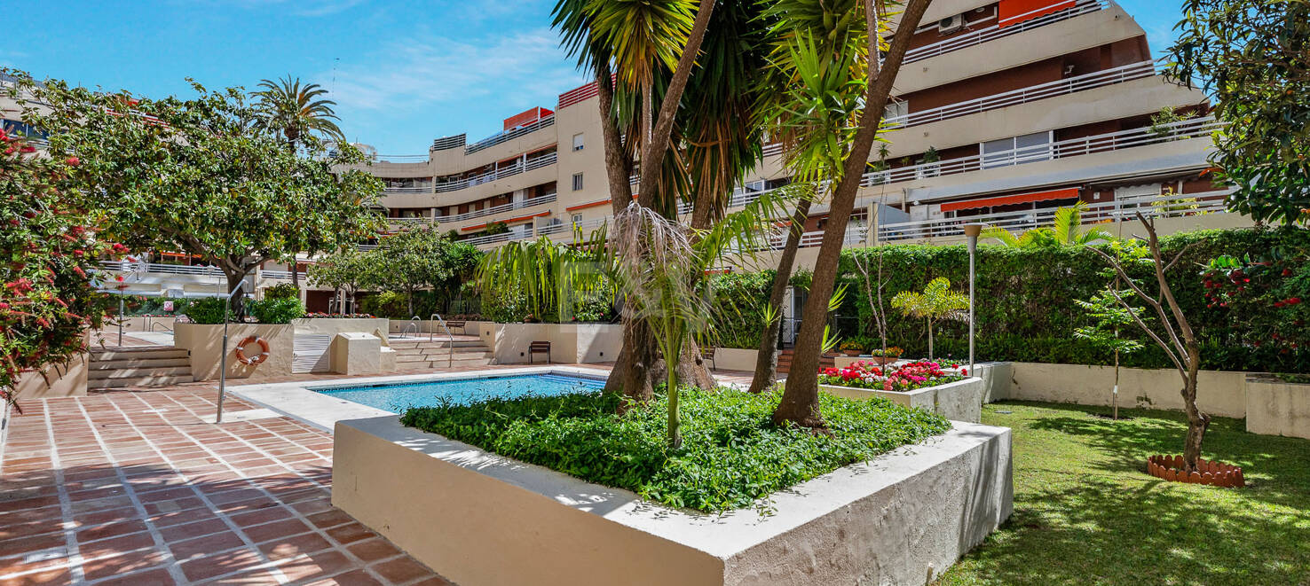 Beachside Spacious Apartment with Privileged Central Location