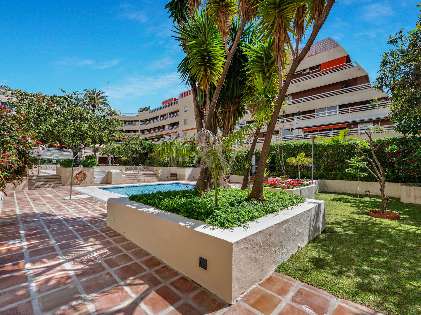 Beachside Przestronny Apartament z Uprzywilejowanym Central Lokalizacja