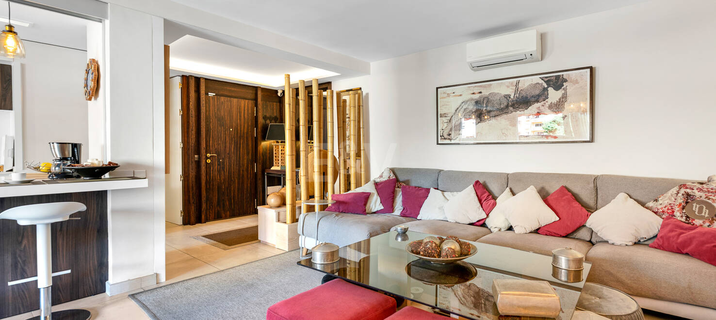 Beachside Spacious Apartment with Privileged Central Location