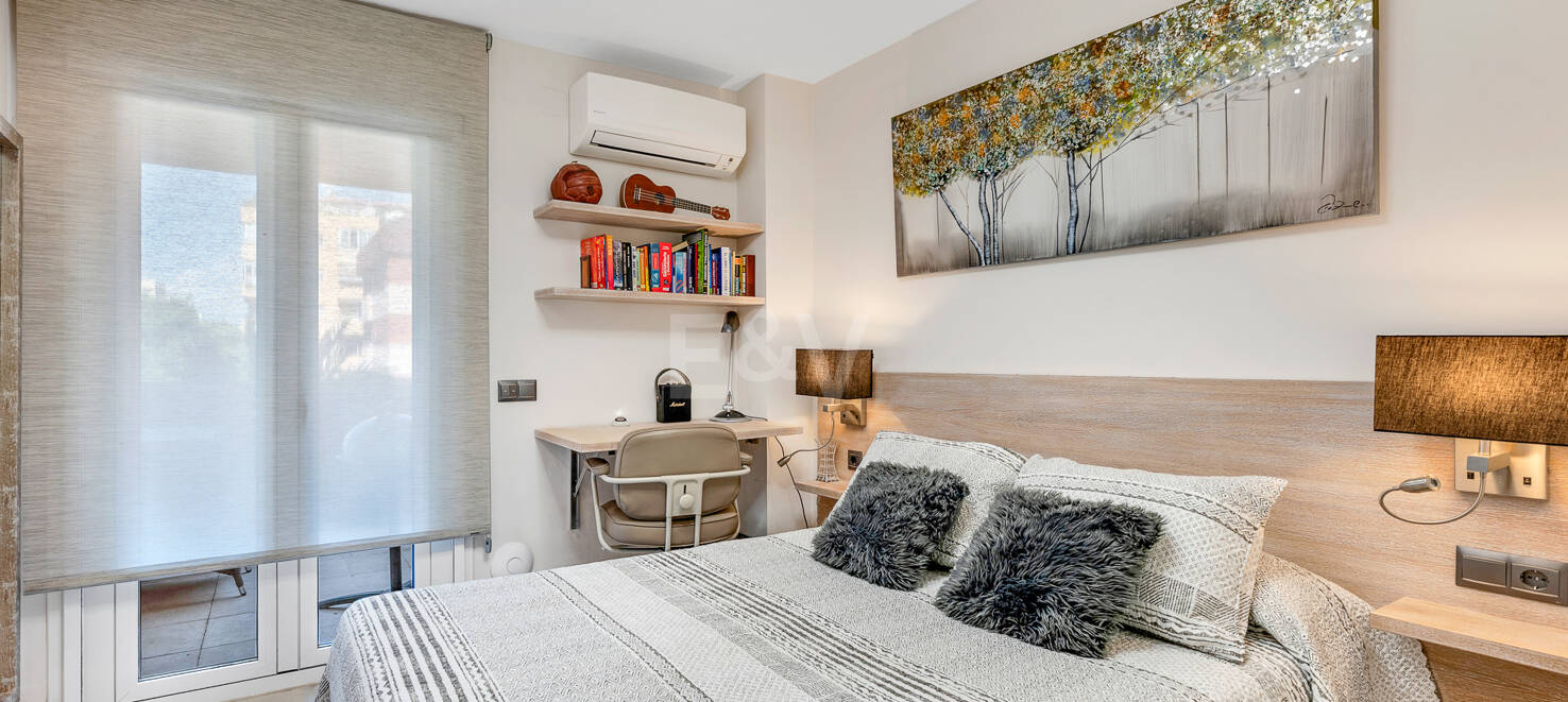 Beachside Spacious Apartment with Privileged Central Location