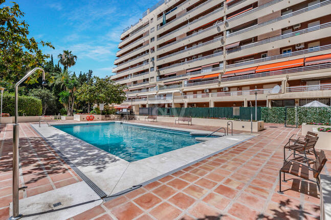 Beachside Przestronny Apartament z Uprzywilejowanym Central Lokalizacja