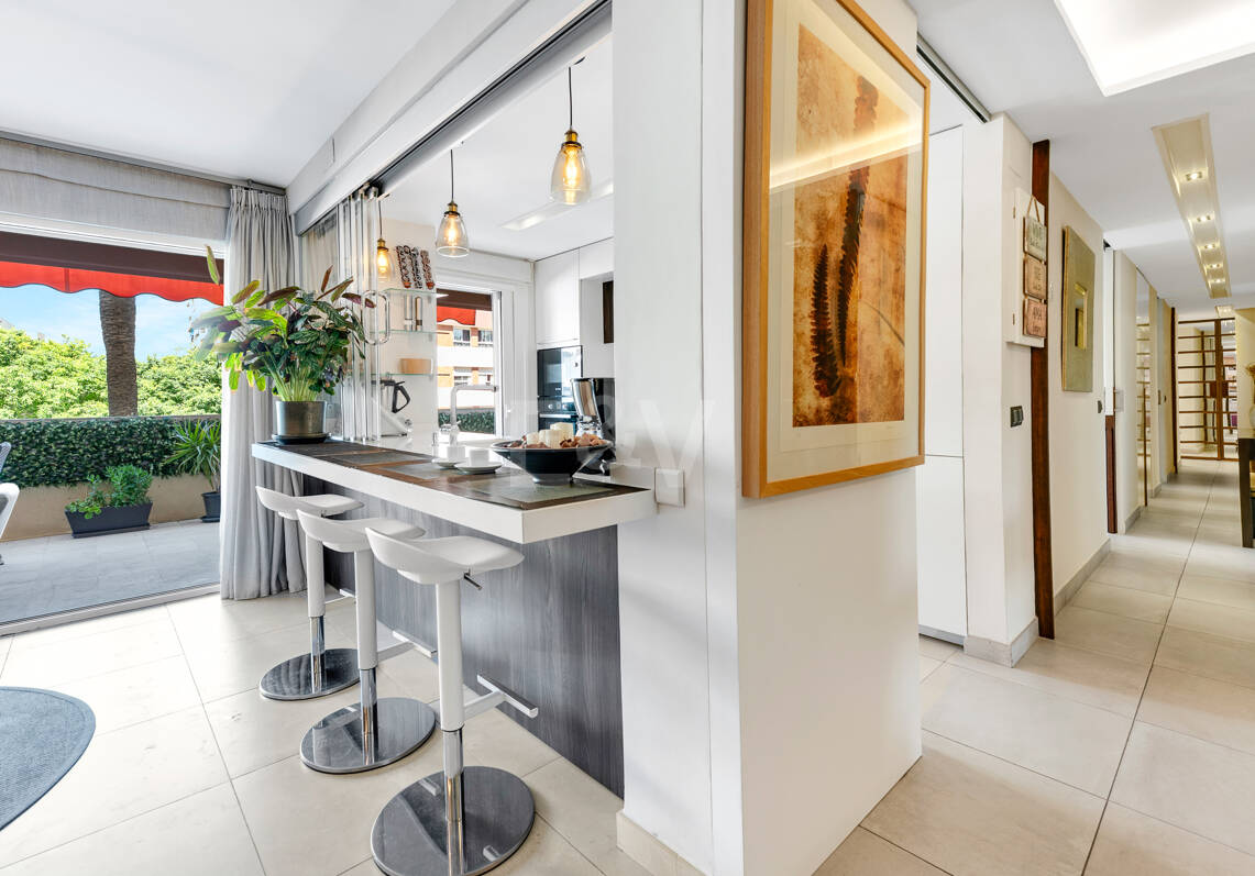 Appartement spacieux bord de mer avec emplacement central privilégié