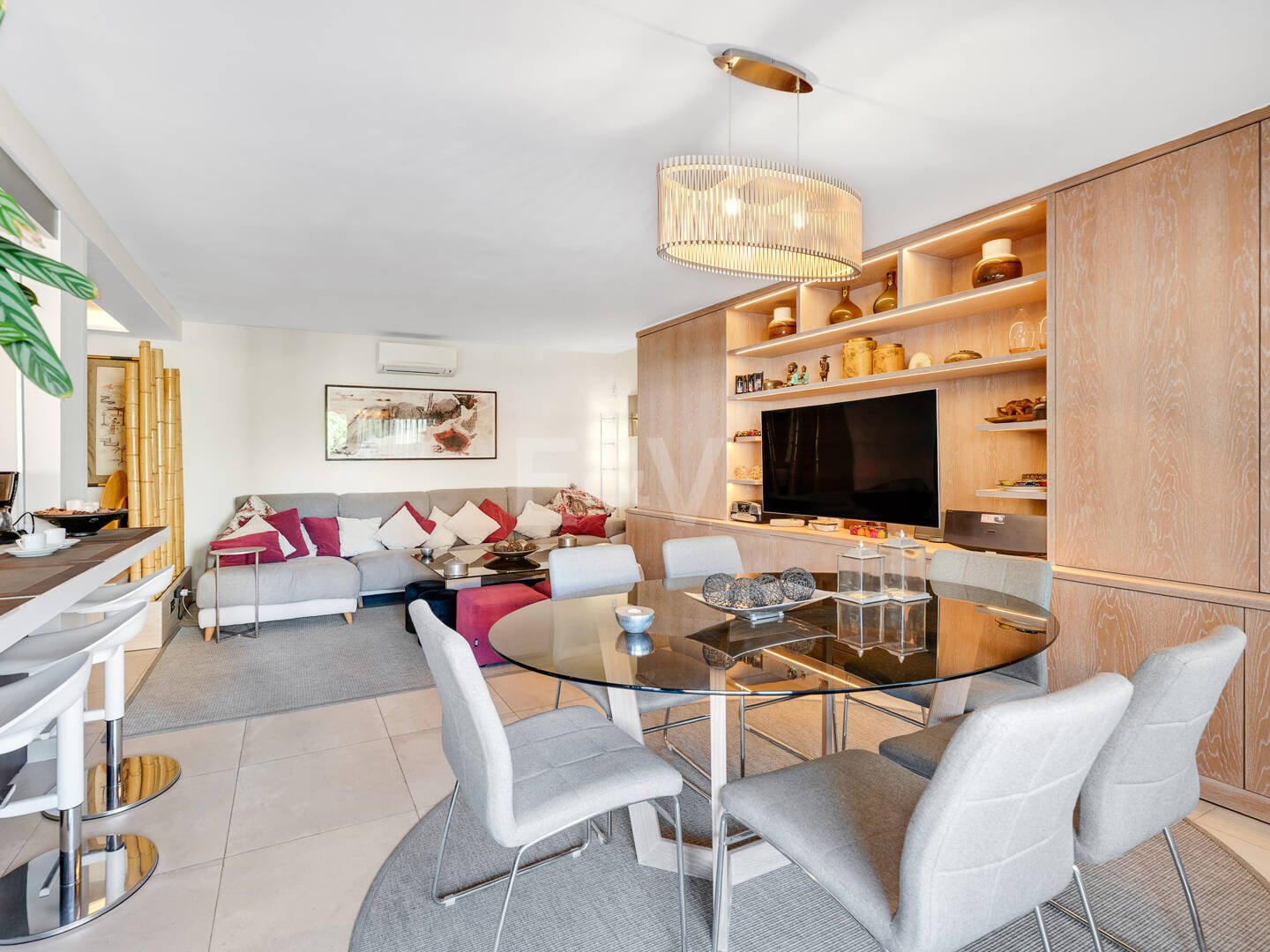 Beachside Przestronny Apartament z Uprzywilejowanym Central Lokalizacja