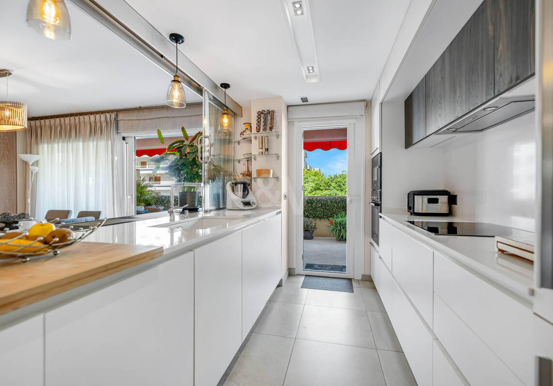 Appartement spacieux bord de mer avec emplacement central privilégié