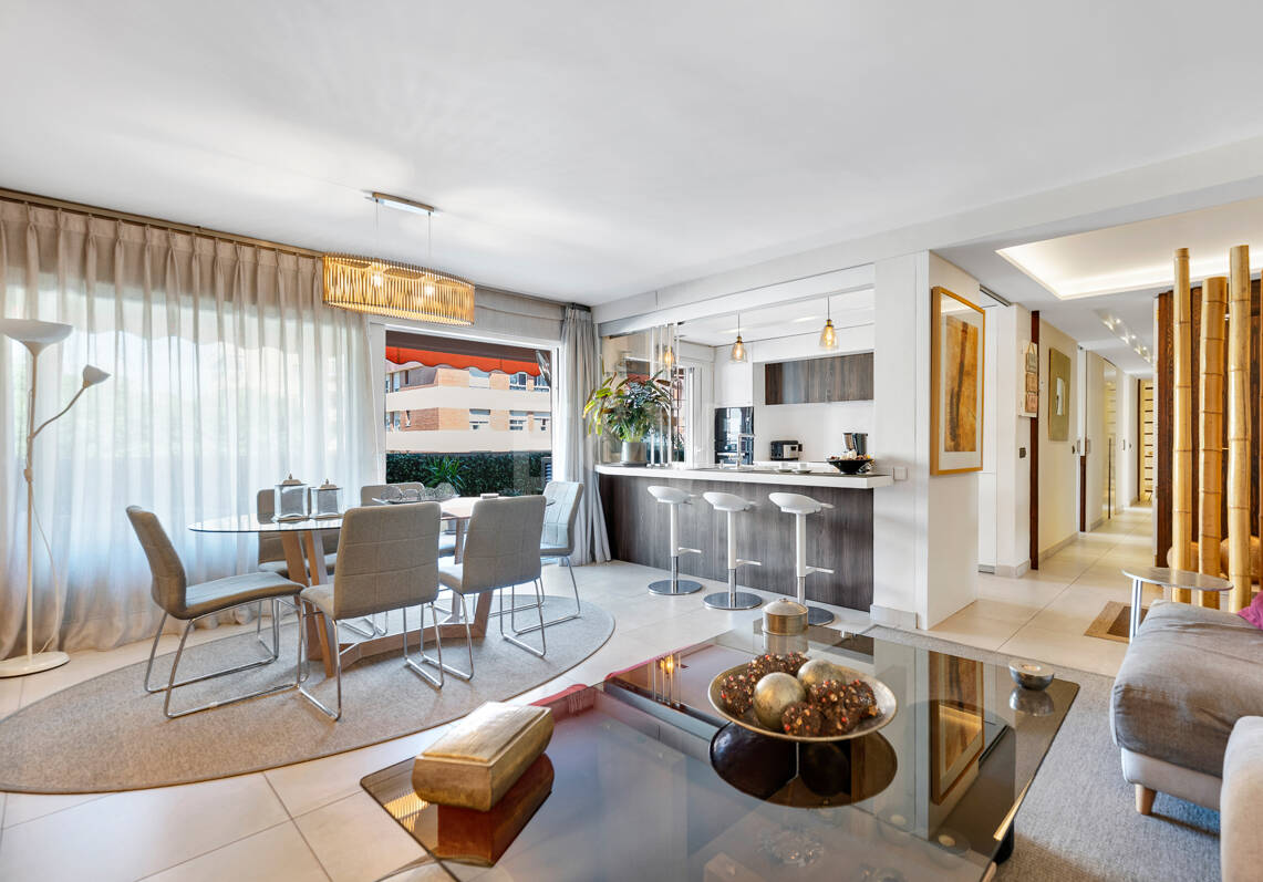 Appartement spacieux bord de mer avec emplacement central privilégié