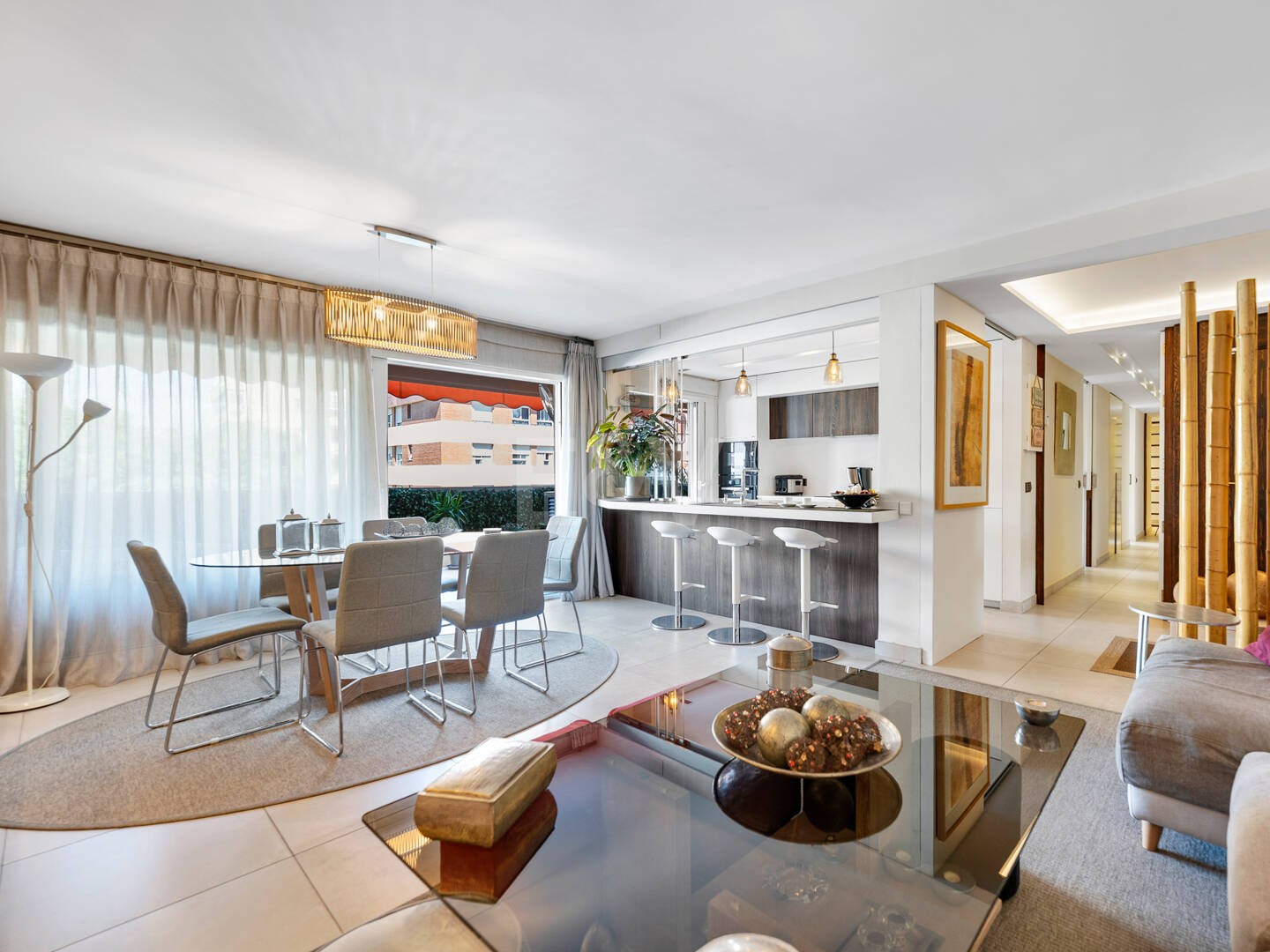 Beachside Przestronny Apartament z Uprzywilejowanym Central Lokalizacja