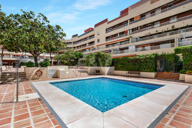 Beachside Przestronny Apartament z Uprzywilejowanym Central Lokalizacja