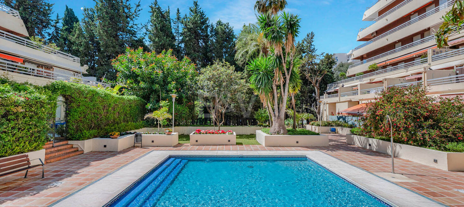 Beachside Spacious Apartment with Privileged Central Location