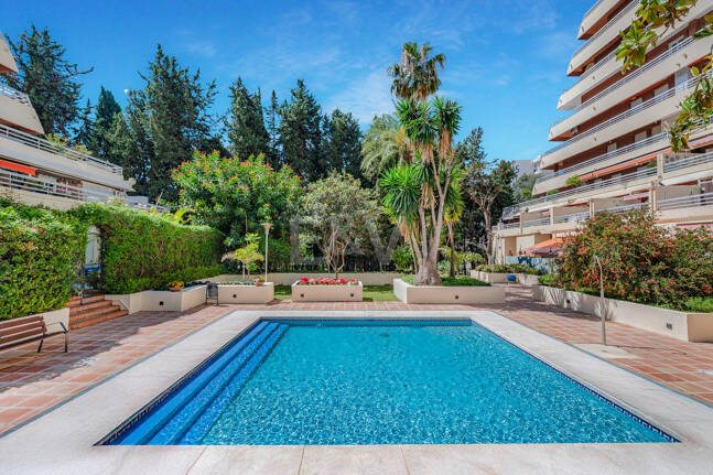 Beachside Przestronny Apartament z Uprzywilejowanym Central Lokalizacja