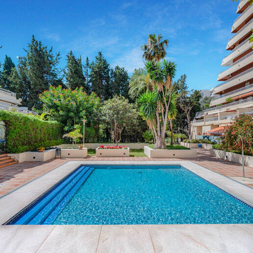 Beachside Spacious Apartment with Privileged Central Location