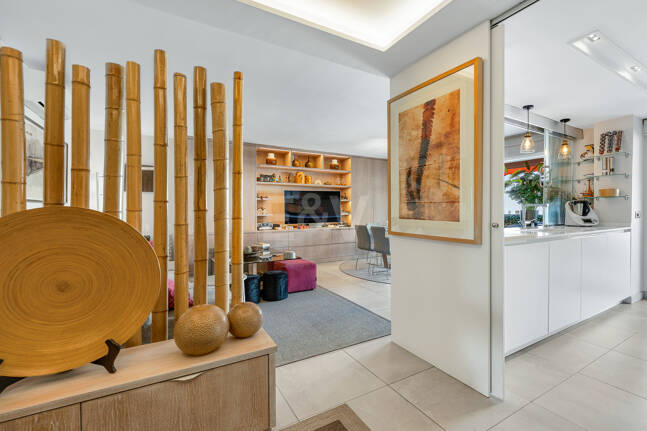 Beachside Przestronny Apartament z Uprzywilejowanym Central Lokalizacja