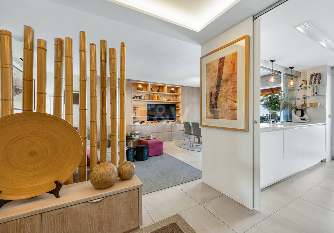 Appartement spacieux bord de mer avec emplacement central privilégié