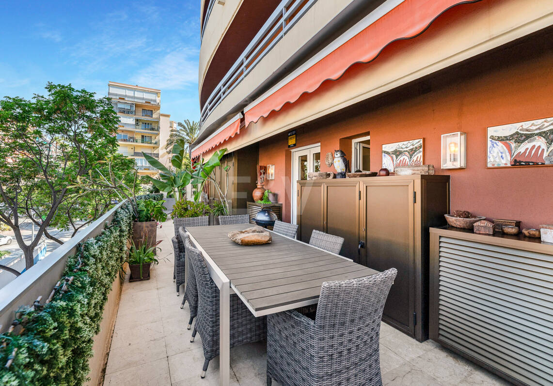 Appartement spacieux bord de mer avec emplacement central privilégié