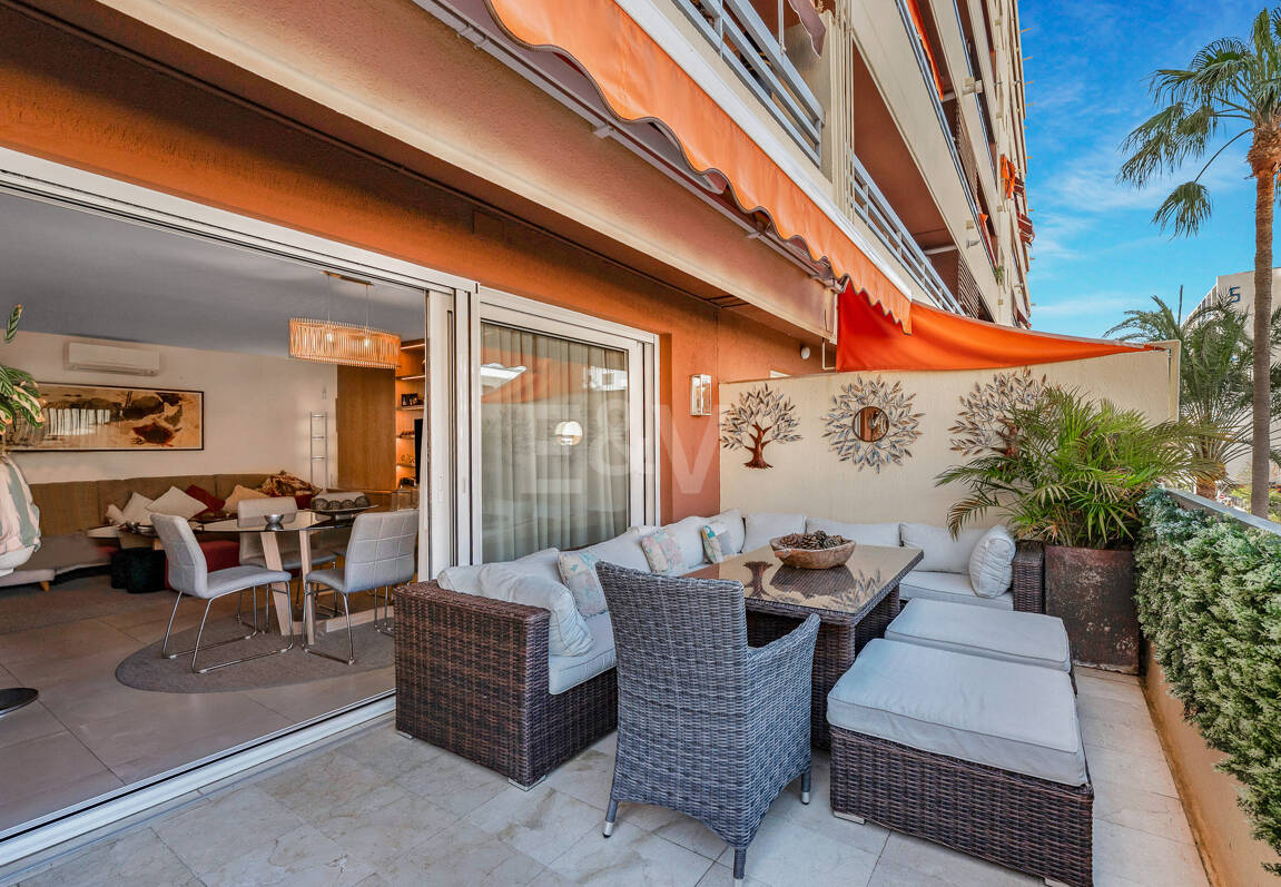 Beachside Przestronny Apartament z Uprzywilejowanym Central Lokalizacja