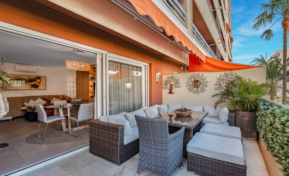 Amplio apartamento junto a la playa con ubicación privilegiada en el centro