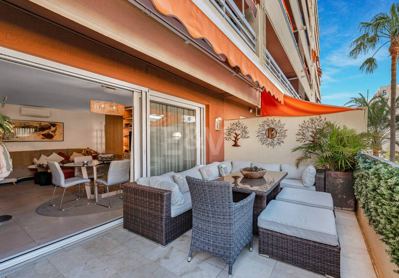 Amplio apartamento junto a la playa con ubicación privilegiada en el centro