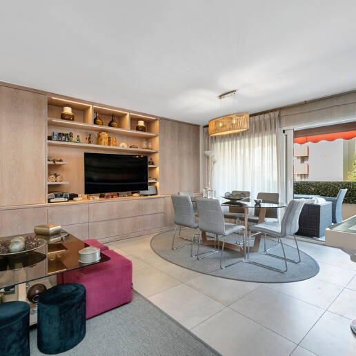 Amplio apartamento junto a la playa con ubicación privilegiada en el centro